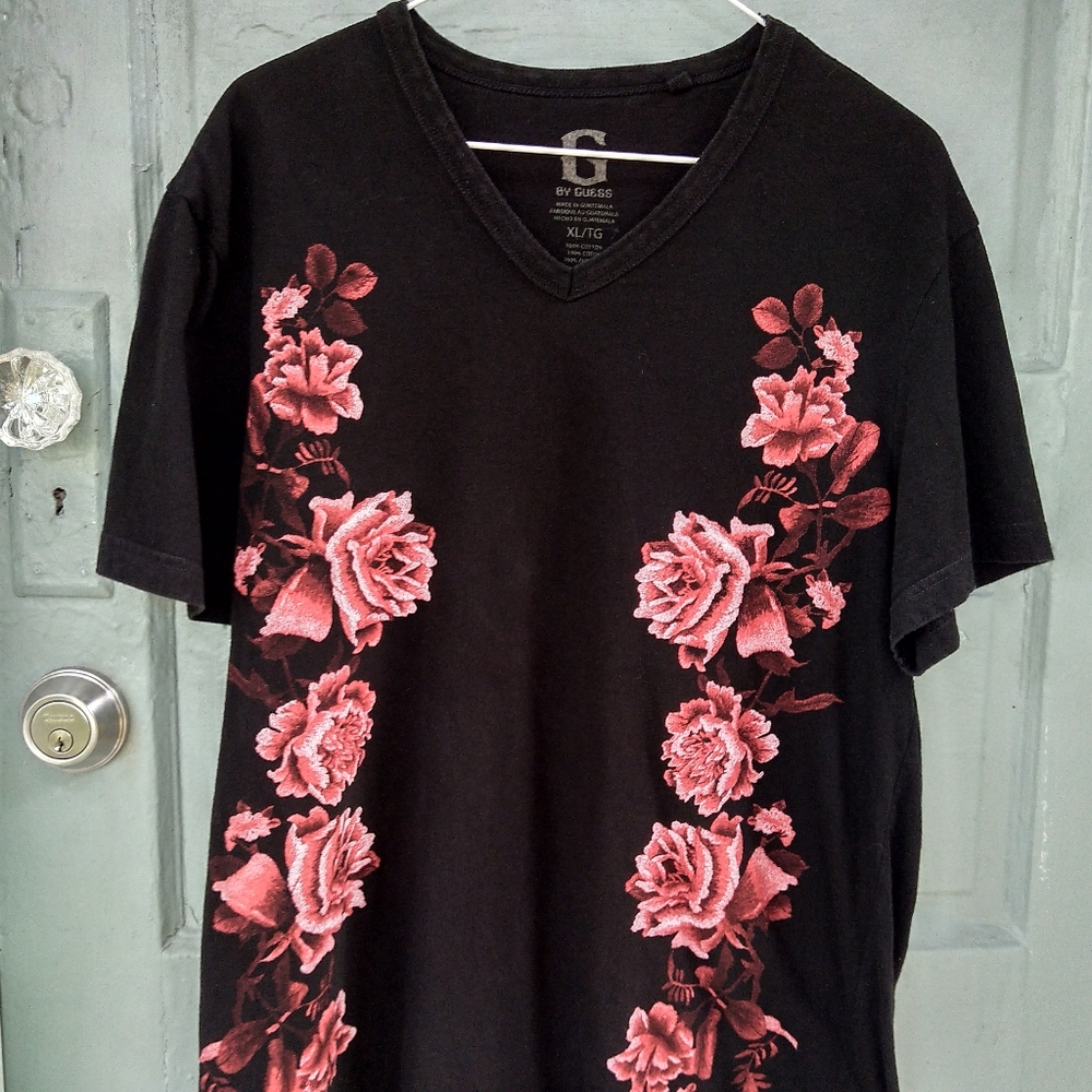 Guess v-neck